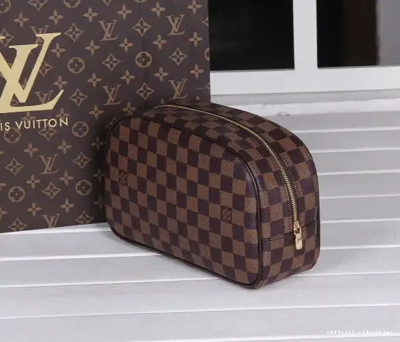 Official oldcobbler BAG LOUIS VUITTON TOILETRY 0701